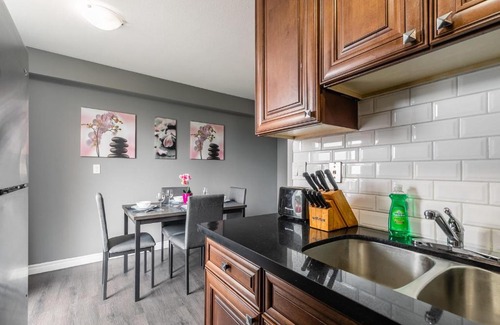 Rosedale Apartment | 2BR Apartment with Netflix - Near DT Hamilton