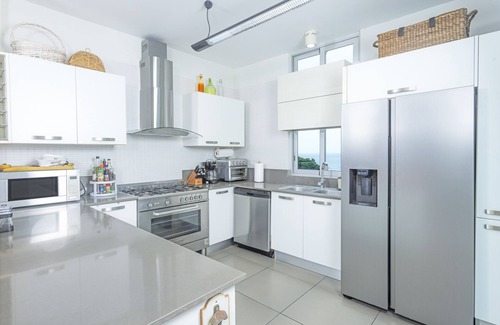 Rio Mar Apartment | 2BR Apartment with Ocean View PH Río Mar 11B