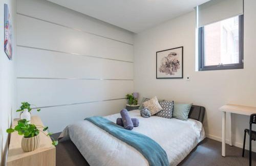 Hurstville Apartment | 2BR Apt in Hurstville 1Min To Train Station Sleep 8