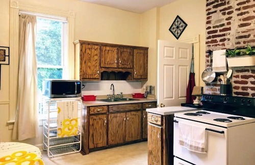 Rivermont House | 2BR Apt w/kitchen. Discounts. Large, Sleeps 6-8