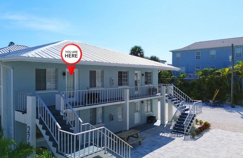 Indian Rocks Beach Condo | 2BR Beach Condo Close to beach with essentials