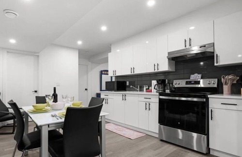 Southwest Edmonton Condo | 2BR Bsmt Suite Retreat near Airport & Trails | AC