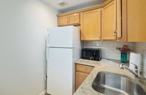Wissahickon Apartment | 2BR by the Park, Walkable to Main St