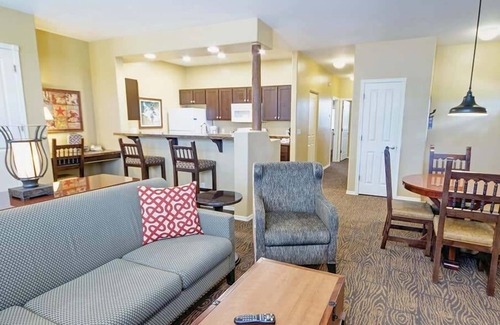Heber Condo | 2br Condo Saddle Up for Western Outdoor Fun!