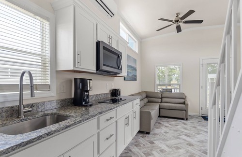 Luray House | 2BR Cottage (w/Loft) by the Shenandoah River - Pet Friendly (V239)