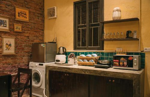 Hanoi Backpacker Quarter Apartment | 2BR Cultural house in the Heart of Old Quarter Washer&Dryer
