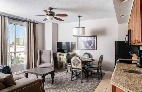 Las Vegas Condo | 2br Deluxe Grand Desert Condo w/Las Vegas attractions!