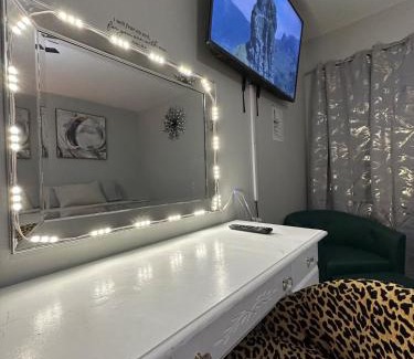 West Arlington Apartment | 2BR King and Queen beds Games Stadium 6Flags Airport