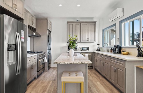 Sand Section Apartment | 2BR Luxury Getaway 3 Mins to the Beach + Ocean Views