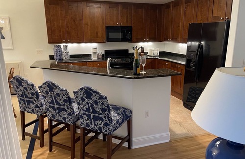 Royal Harbor Condo | 2BR Naples Bay Resort Condo