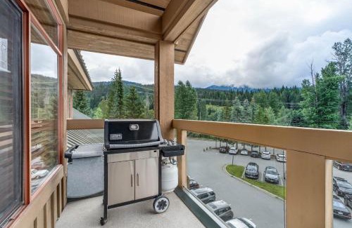 Nicklaus North Apartment | 2BR Nicklaus North Mountain View Golf Course Green Lake Free Parking
