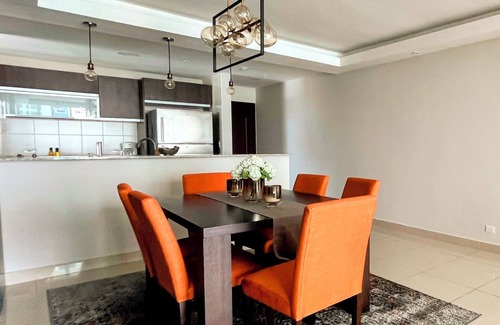 San Francisco Apartment | 2BR + office queen bed terrace great location near parque Omar