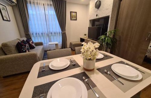 Tha Thaewawong Apartment | 2BR Service Condo in Sriracha