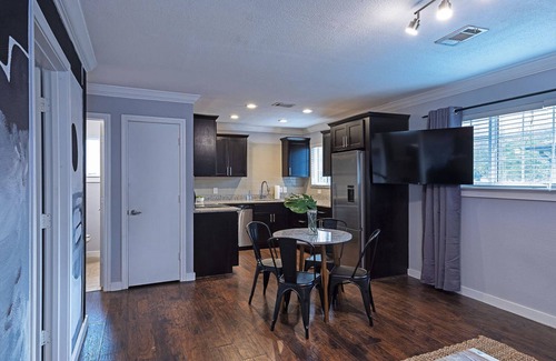 South Central Houston Apartment | 2BR The TMC Flats 13! Hermann Park! Zoo! ⭐️⭐️⭐️⭐️⭐️