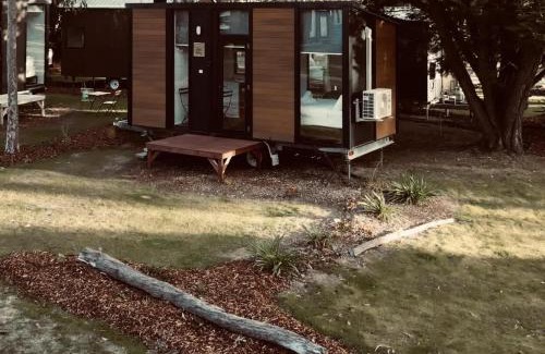 Dadswells Bridge House | 2BR Tiny Family Home at Grampians Edge by Tiny Away