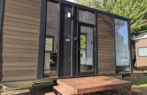 Dadswells Bridge House | 2BR Tiny Family Home at Grampians Edge by Tiny Away