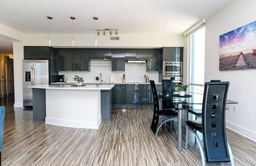 Charlotte Center City Apartment | 2BR Uptown Charlotte Furnished Apartments by RedAwning