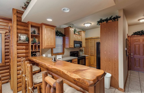 Indian Point Condo | 2BR Village At Indian Point 608 near SDC-Free Tickets Daily up to $500 Value