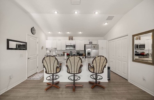 Sumter County Apartment | 2BR Villager | Golf Cart Near Pools & Fun