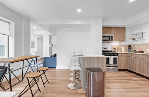 Deco District Apartment | 2BR with Gym, Lounge, Pet OK - Near BOK Center