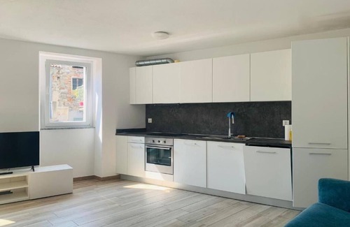 Curio Apartment | 2Curio Court House Charming Lodge