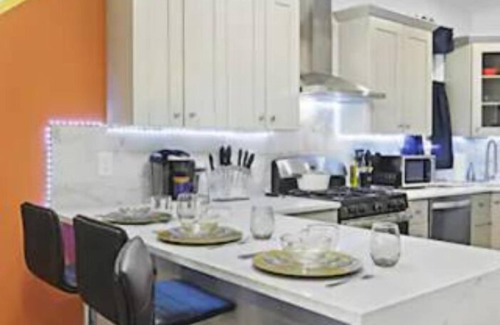 Constable Hook Apartment | 2Day+ Stay Sale 80" Projector King Bd Near Airport