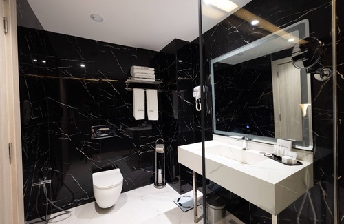 Hai El Moudjahiddine Hotel | 2H Hotel