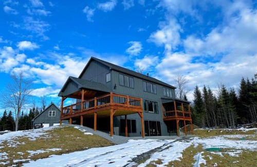 Franconia House | 2M New rustic contemporary home with stunning views, great amenities and perfect private location.