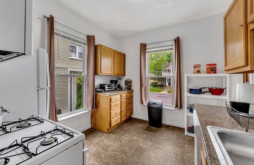 Oneonta Apartment | 2nd Base Apt 1 - All Star Baseball Rentals