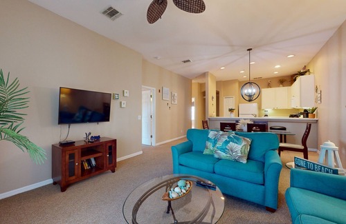 Bahama Bay Condo | 2nd-Floor Condo w/Balcony & Shared Pools, Sauna, Gym - Near Theme Parks