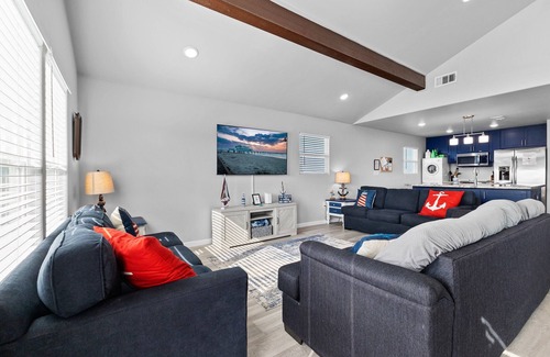 Freeport House | 2nd Row Beach Escape | Steps from Beach | NBA Jam, Shuffleboard & More!