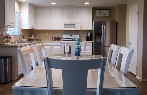 Coachella House | 3.2 miles Coachella Music FestivalStagecoach Home