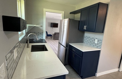 Brushy Bend Park House | 3.5 acre home - Round Rock Brush Creek Corporate remodeled fully furnished