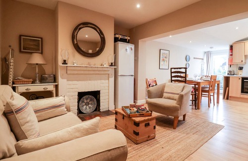 Walberswick Cottage | 3 ALBION COTTAGES, pet friendly, with open fire in Walberswick
