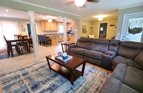 North Augusta House | 3 bd/3ba Home, Minutes from I-20, Downtown, Riverview Park, & Augusta National