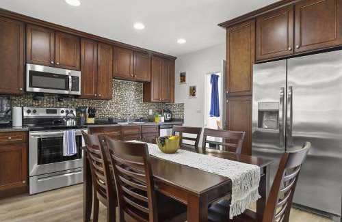Parker Ridge House | 3 BD House in-law Apt - Palm Wave Stays