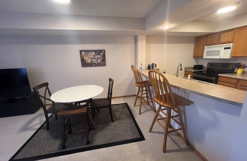 Weber House | 3 Bed, 2.5 Bath Large 3 Level Condo West Side Iowa City