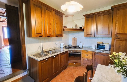 Gallicano Villa | 3 bed 2 bath house, private pool, wonderful gardens, walk restaurant, WIFI