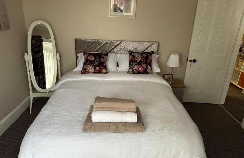 Antrim Apartment | 3 bed Cozy Antrim Apartment with Great Views
