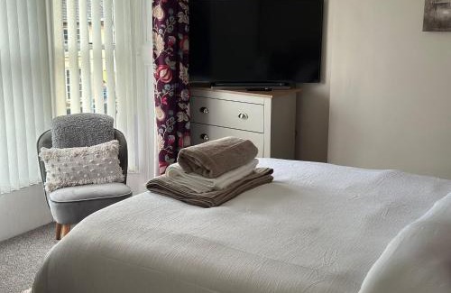 Antrim Apartment | 3 bed Cozy Antrim Apartment with Great Views