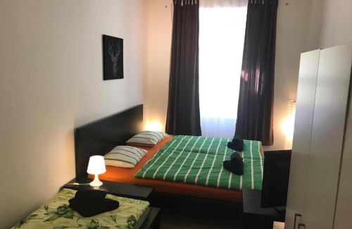 Vrsovice Apartment | 3 Bed Flat - Sleeps 6 - Smoking - Parking - Wifi