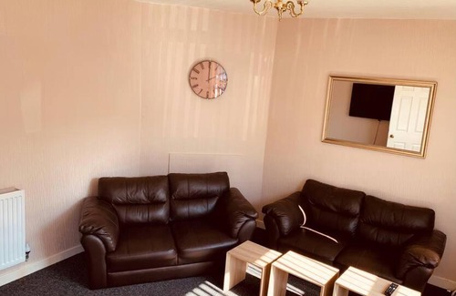 Acresford House | 3 Bed house for contractors & visitors to Coventry