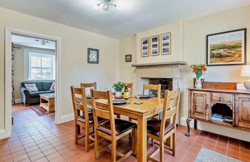 Baslow House | 3 Bed in Baslow PK908