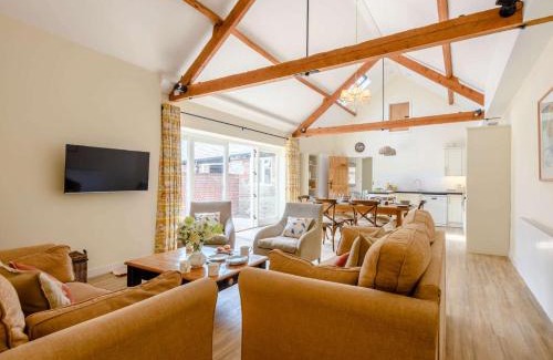 Woolland House | 3 Bed in Blandford Forum 83014