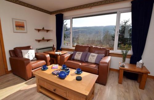 Balnain House | 3 Bed in Drumnadrochit IN633