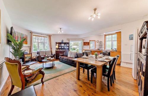 Machynlleth House | 3 Bed in Machynlleth 93080