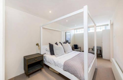 Battersea House | 3-Bed Mews House, Battersea