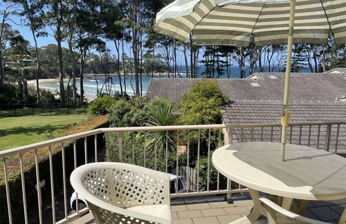Denhams Beach Apartment | 3 Bed Oceanview (3 Night Min) (Denhams Retreat)