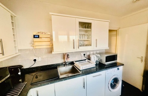 Southwark Apartment | 3 bed Sky apartment SE15Peckham