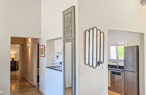 Cabrieres-d'Avignon Villa | 3 bed + villa near Gordes with air-con, pool and stunning views over the Luberon